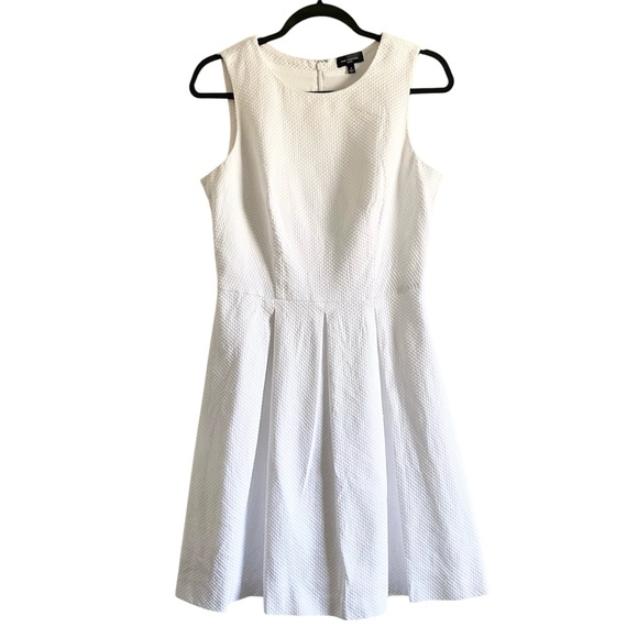 The Limited Dresses & Skirts - The Limited White Fit & Flare Dress Size 4 Textured Sleeveless A-Line